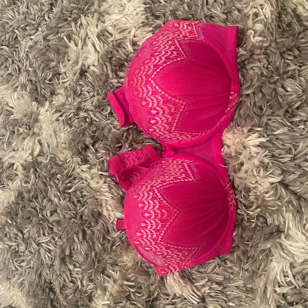 pink bra